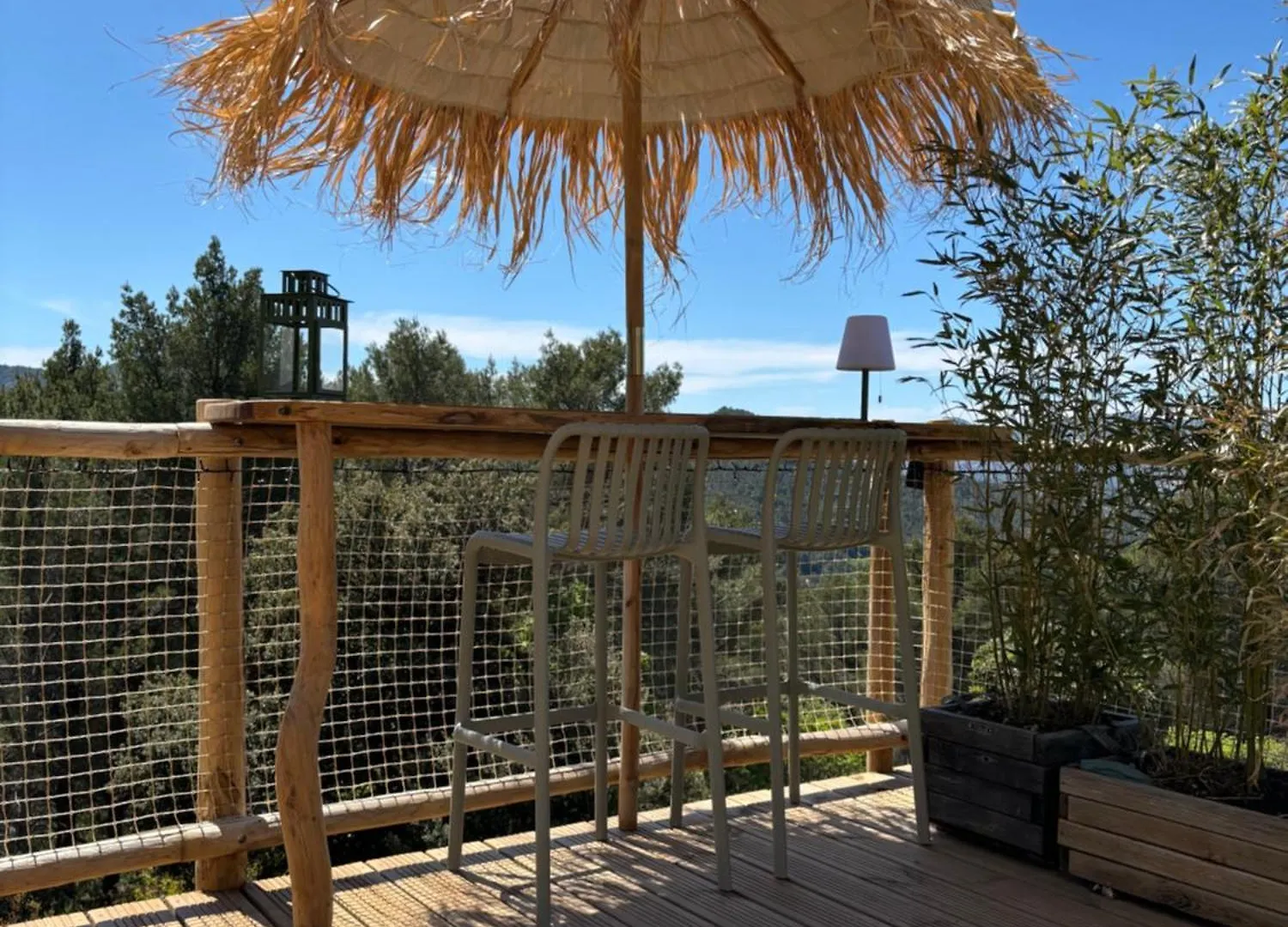 La Cabane Perchee Auriol 0*,  France