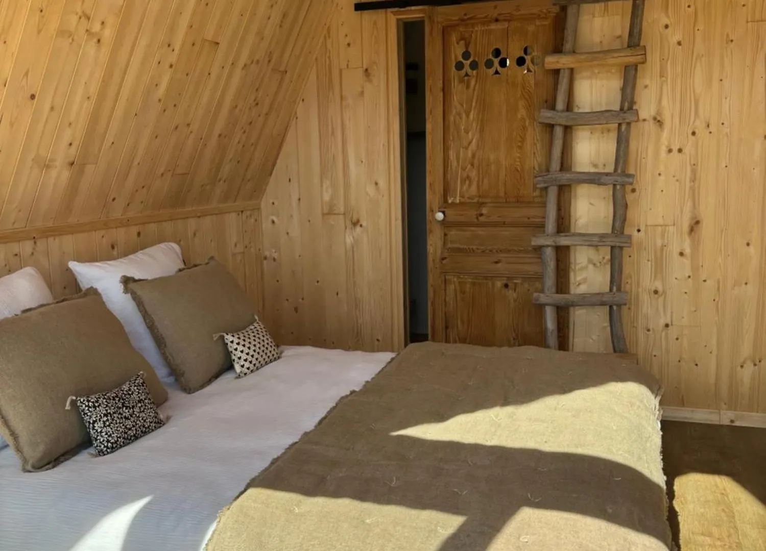 La Cabane Perchee Auriol