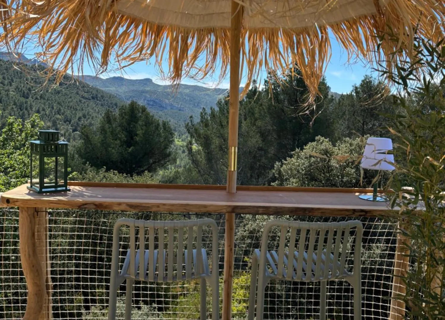 La Cabane Perchee Auriol Bed & Breakfast