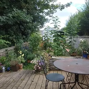 La Maison Des Fleurs Couette-café Scrignac